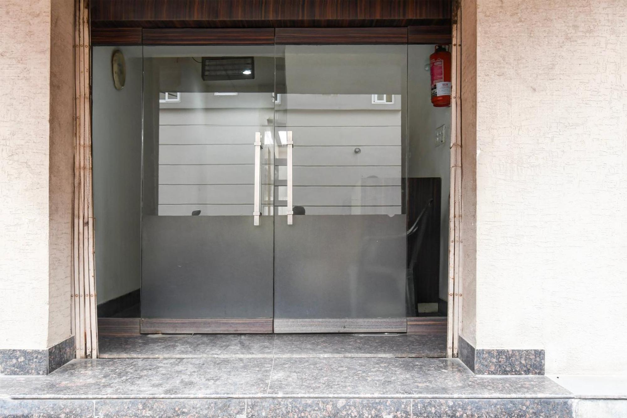 Super Townhouse Harmu Road Formerly Elite City Ranchi Exterior foto
